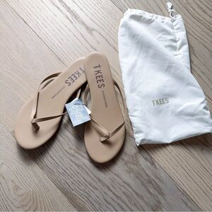 Tkees sandal foundation recommend pick bigger size us6 eur37